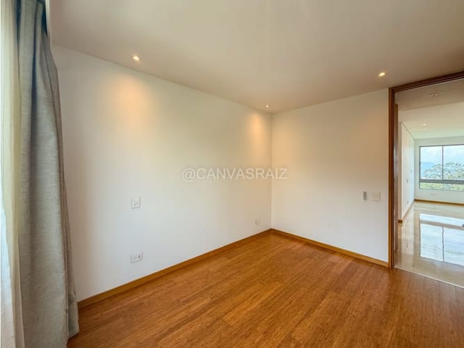 Apartamento de 3 alcobas en venta en Las Lomas, Medellín, 245 m² · foto 13 de 18