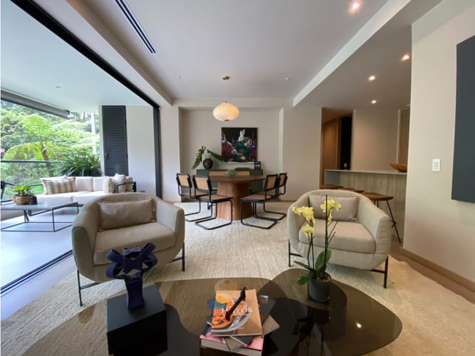 Apartamento en venta en El Poblado, Medellín · foto 2 de 17