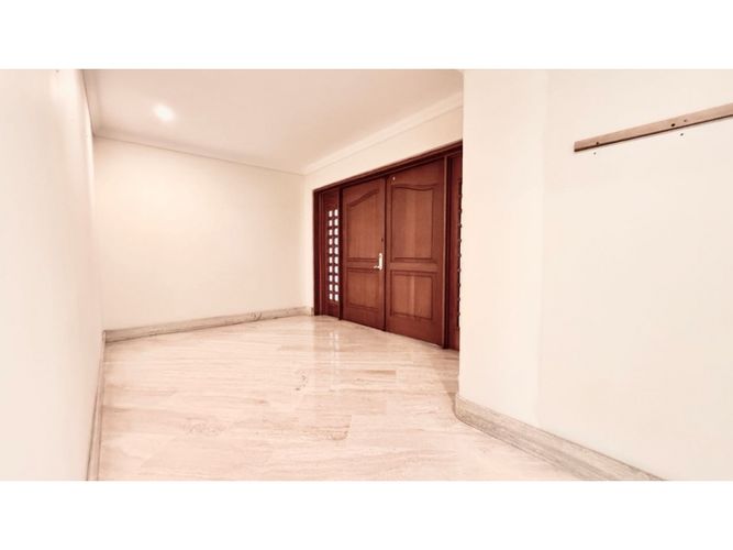 Apartamento de 4 alcobas en venta en Alejandria, Medellín, 459 m² · foto 2 de 24