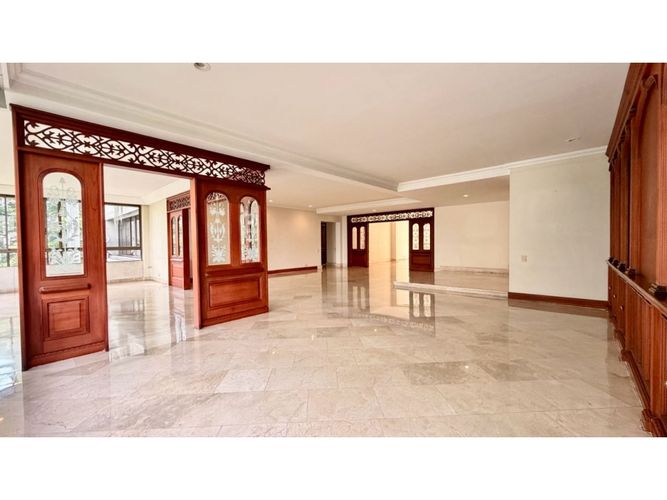 Apartamento de 4 alcobas en venta en Alejandria, Medellín, 459 m² · foto 3 de 24