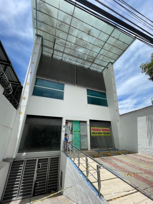 Edificio en venta en Cabecera Del Llano, Bucaramanga, 1050 m² · foto 2 de 24