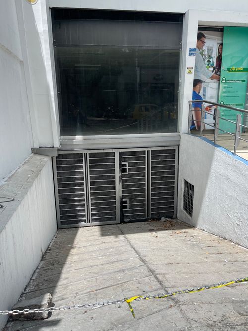 Edificio en venta en Cabecera Del Llano, Bucaramanga, 1050 m² · foto 3 de 24