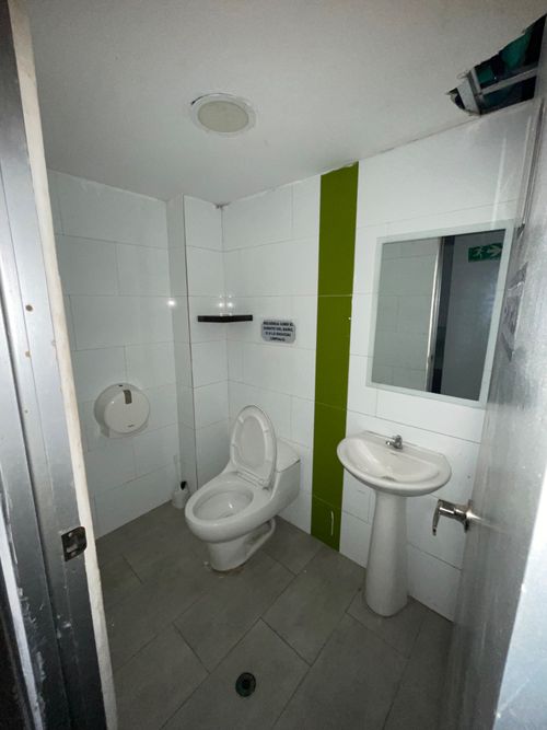 Edificio en venta en Cabecera Del Llano, Bucaramanga, 1050 m² · foto 8 de 24