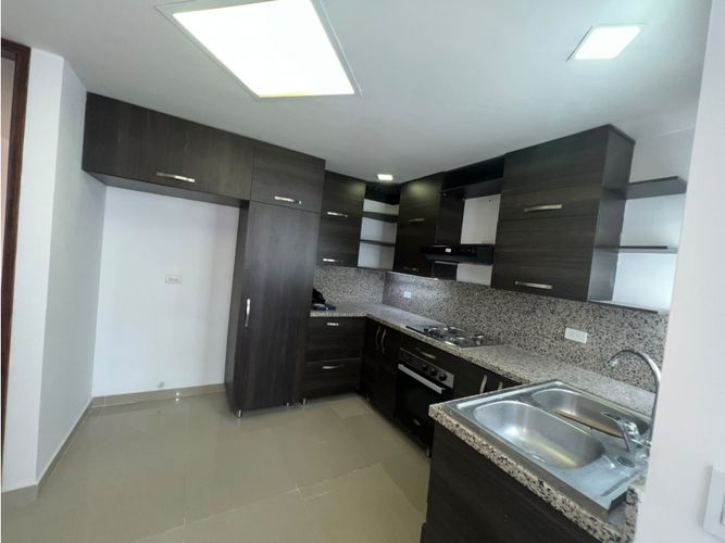 Apartamento de 3 alcobas en arriendo en San Joaquin, Medellín, 140 m² · foto 2 de 17