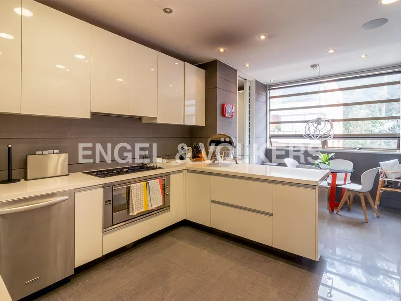 Apartamento en venta en Los Rosales, Bogotá · foto 8 de 24