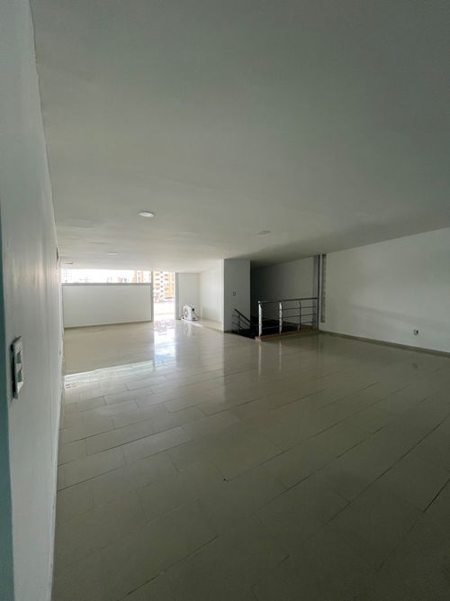Edificio en venta en Cabecera Del Llano, Bucaramanga, 1050 m² · foto 22 de 24