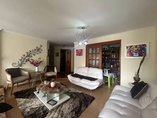 Apartamento de 3 alcobas en venta en Cedritos, Bogotá, 108 m² · foto 2 de 24