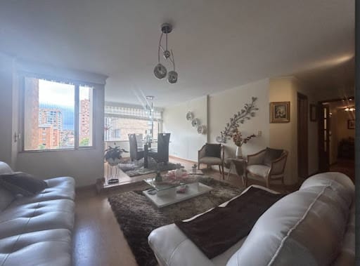 Apartamento de 3 alcobas en venta en Cedritos, Bogotá, 108 m² · foto 3 de 24