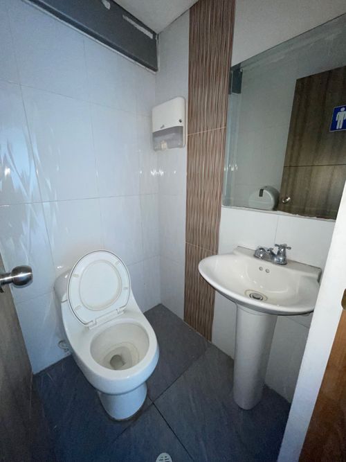 Edificio en venta en Cabecera Del Llano, Bucaramanga, 1050 m² · foto 23 de 24