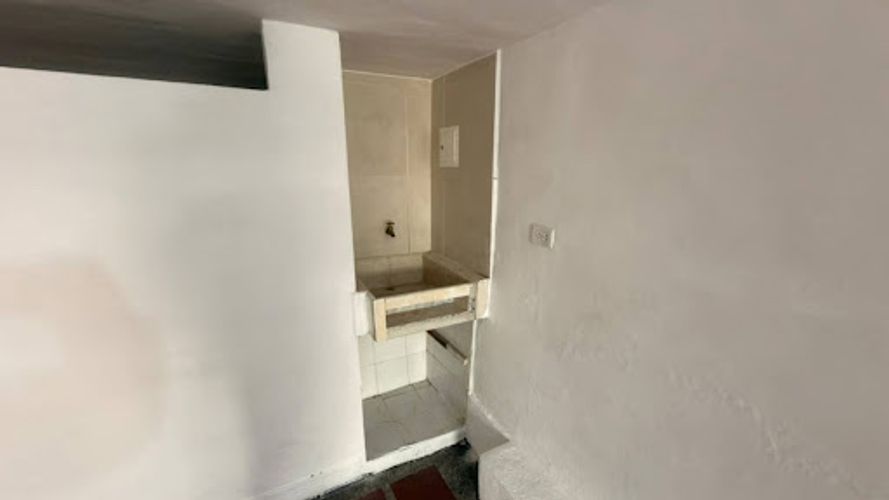 Local en arriendo en Belén, Medellín, 17 m² · foto 2 de 13