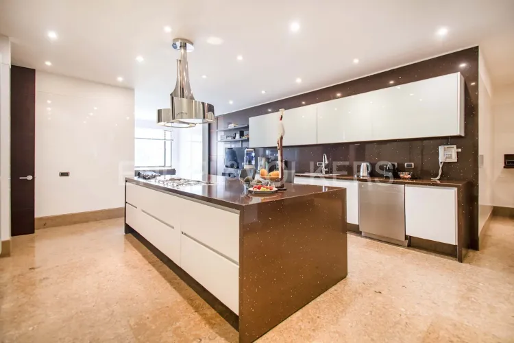 Apartamento de 3 alcobas en venta en Santa Barbara Alta, Bogotá, 600 m² · foto 10 de 21