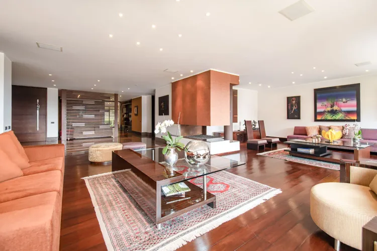 Apartamento de 3 alcobas en venta en Santa Barbara Alta, Bogotá, 600 m² · foto 4 de 21
