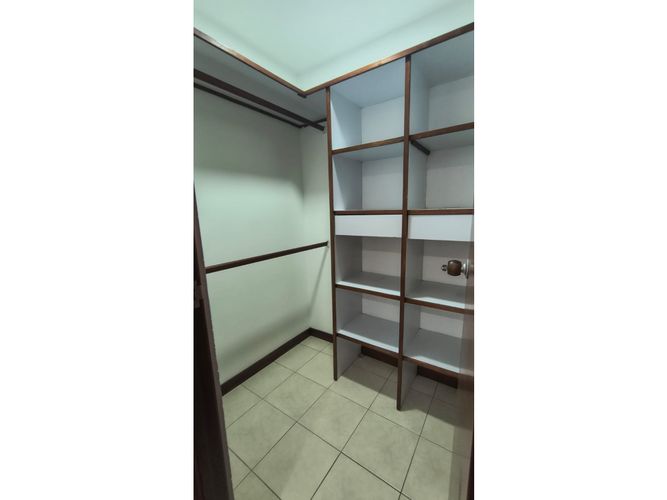 Apartamento de 2 alcobas en arriendo en Pontevedra, Medellín, 77 m² · foto 8 de 10
