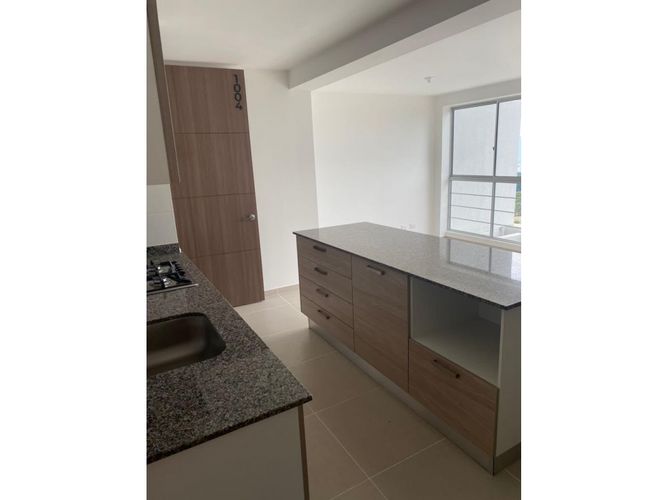 Apartamento de 3 alcobas en venta en Ruitoque, Floridablanca, 90 m² · foto 4 de 16
