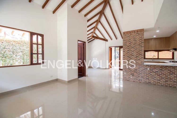 Casa de 3 alcobas en venta en El Tambo, La Ceja, 205 m² · foto 3 de 18