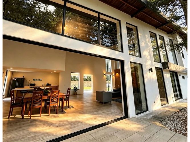 Casa de 3 alcobas en venta en La Mosquita, Guarne, 320 m² · foto 3 de 14