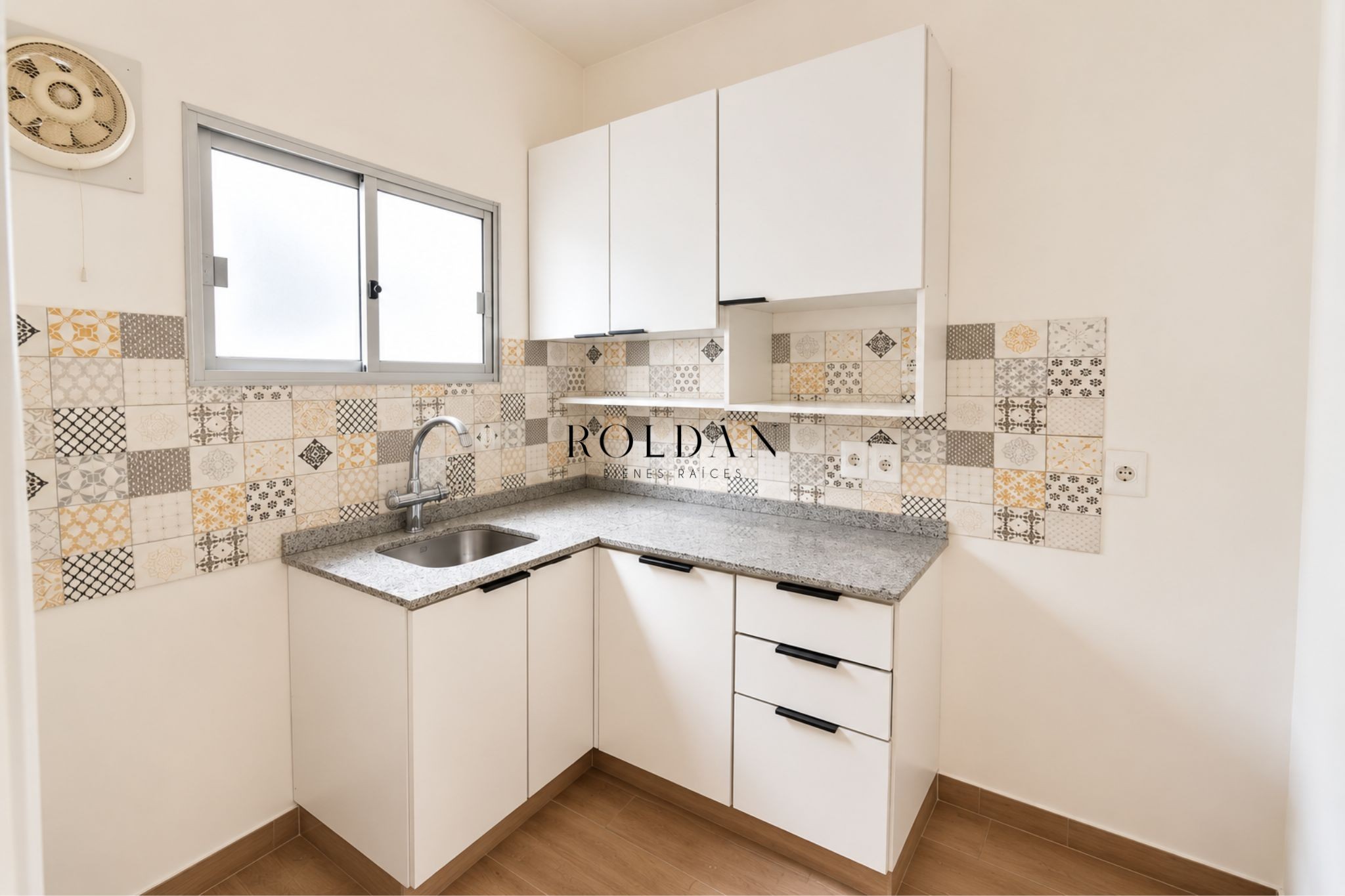 Apartamento Alquiler Tres Cruces 2 Dormitorios A Metros De Bulevar Artigas Bajos Gastos Comunes · Foto 9