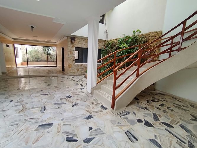 Casa de 6 alcobas en venta en El Ingenio, Cali, 350 m² · foto 2 de 24