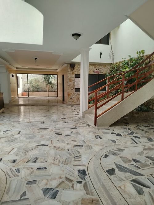 Casa de 6 alcobas en venta en El Ingenio, Cali, 350 m² · foto 3 de 24
