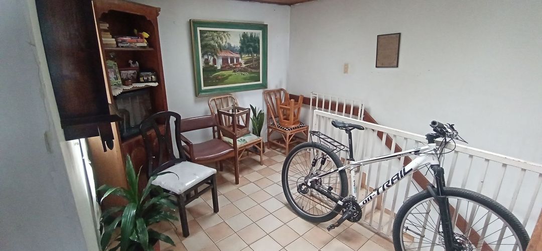 Casa de 4 alcobas en venta en El Vergel, Bogotá, 240 m² · foto 22 de 24