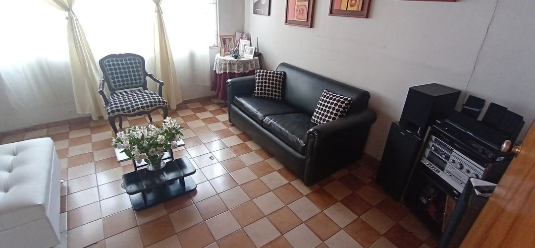 Casa de 4 alcobas en venta en El Vergel, Bogotá, 240 m² · foto 6 de 24