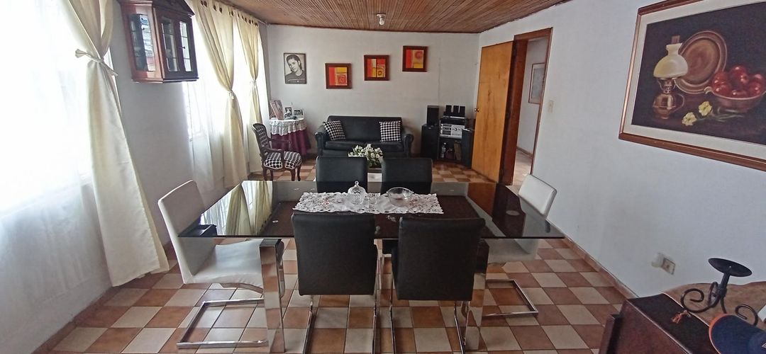 Casa de 4 alcobas en venta en El Vergel, Bogotá, 240 m² · foto 4 de 24