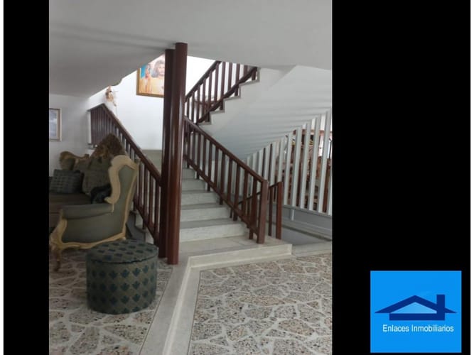 Casa de 6 alcobas en venta en Simon Bolivar, Medellín, 308 m² · foto 2 de 19