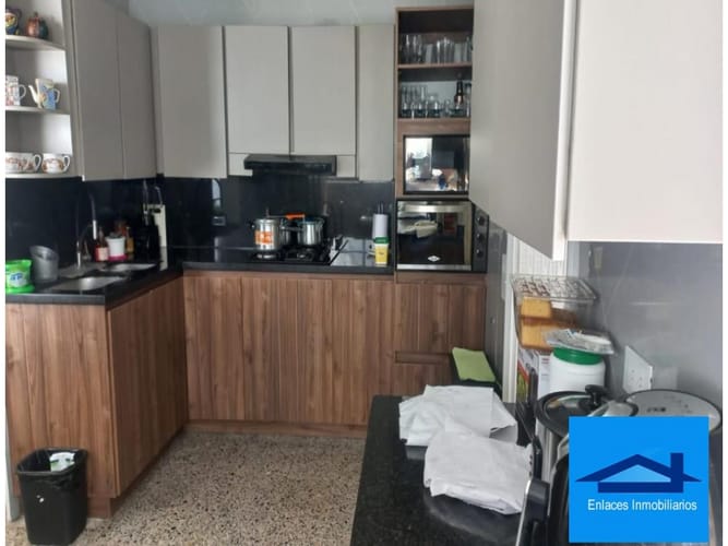 Casa de 6 alcobas en venta en Simon Bolivar, Medellín, 308 m² · foto 7 de 19