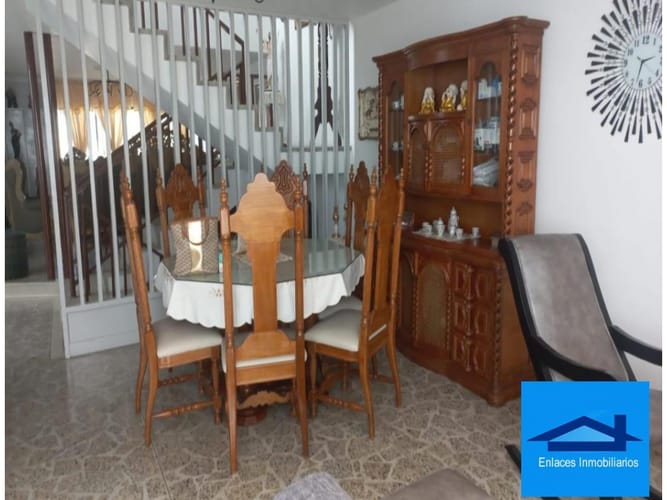Casa de 6 alcobas en venta en Simon Bolivar, Medellín, 308 m² · foto 9 de 19