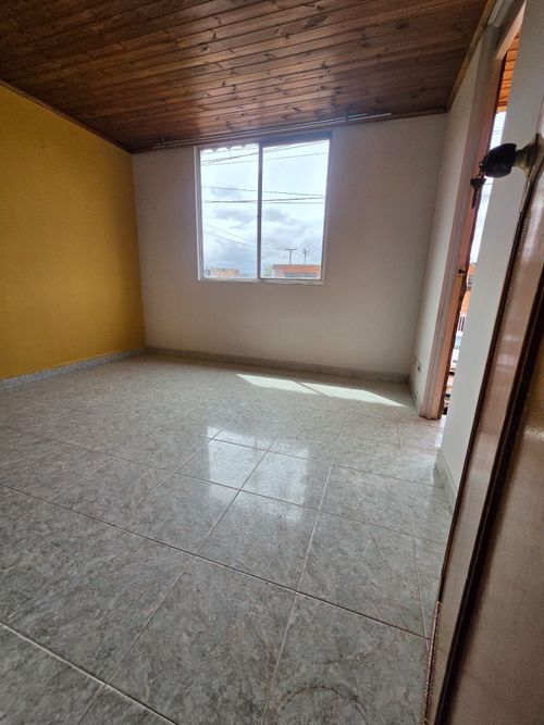 Casa de 3 alcobas en venta en Ub. Serrezuelita, Funza, 74 m² · foto 2 de 20