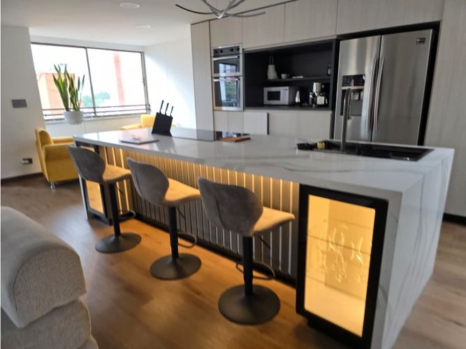 Apartamento de 5 alcobas en venta en Calasanz Parte Alta, Medellín, 174 m² · foto 2 de 24