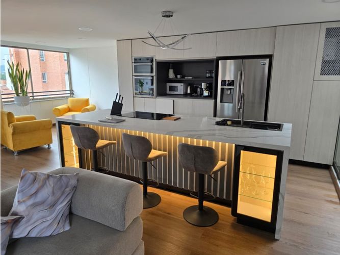 Apartamento de 5 alcobas en venta en Calasanz Parte Alta, Medellín, 174 m² · foto 5 de 24