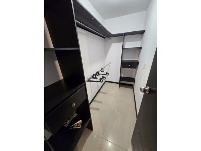 Apartamento de 5 alcobas en venta en Calasanz Parte Alta, Medellín, 174 m² · foto 10 de 24