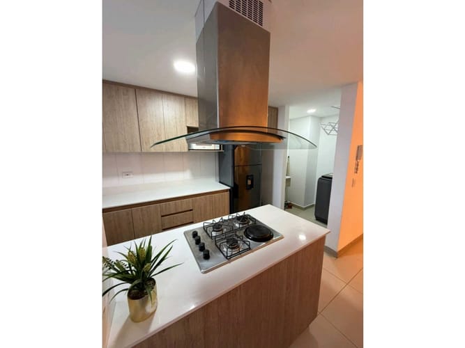 Apartamento de 3 alcobas en venta en Las Lomitas, Sabaneta, 88 m² · foto 3 de 19