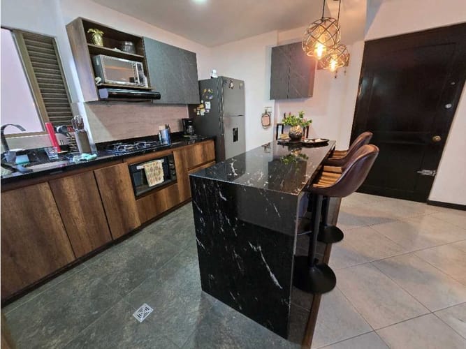Apartamento de 3 alcobas en arriendo en Loma De Los Bernal, Medellín, 90 m² · foto 4 de 18