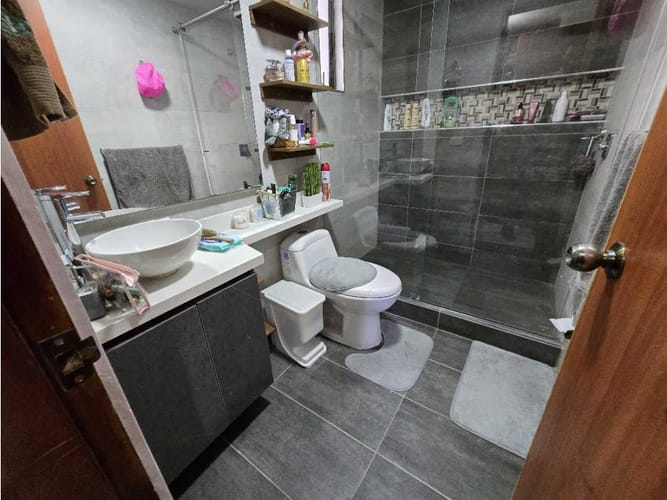 Apartamento de 3 alcobas en arriendo en Loma De Los Bernal, Medellín, 90 m² · foto 8 de 18