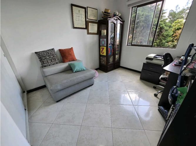 Apartamento de 3 alcobas en arriendo en Loma De Los Bernal, Medellín, 90 m² · foto 10 de 18