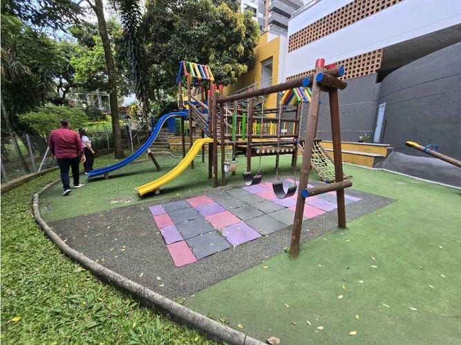 Apartamento de 3 alcobas en arriendo en Loma De Los Bernal, Medellín, 90 m² · foto 15 de 18
