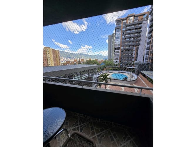 Apartamento de 3 alcobas en arriendo en Loma De Los Bernal, Medellín, 90 m² · foto 18 de 18