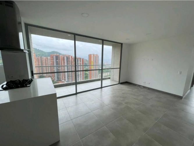 Apartamento de 3 alcobas en venta en Suramérica, Itagüí, 93 m² · foto 5 de 21