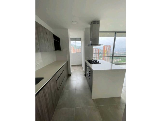 Apartamento de 3 alcobas en venta en Suramérica, Itagüí, 93 m² · foto 6 de 21