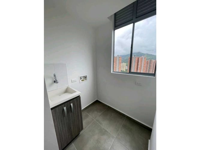 Apartamento de 3 alcobas en venta en Suramérica, Itagüí, 93 m² · foto 7 de 21