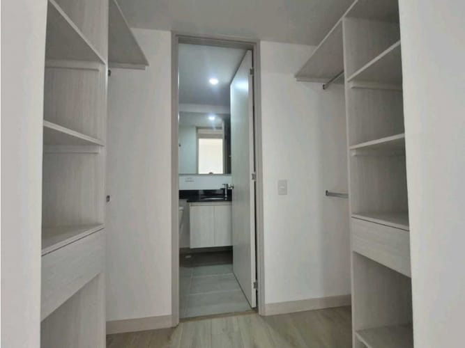 Apartamento de 3 alcobas en venta en Sabaneta Real, Sabaneta, 83 m² · foto 2 de 18