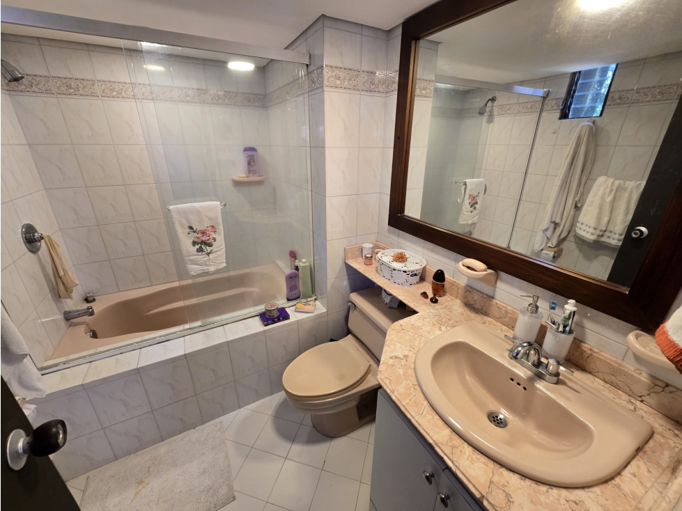 Apartamento en venta en Laureles, Medellín · foto 8 de 17