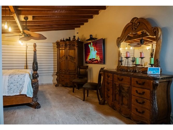 Apartamento de 3 alcobas en arriendo en Laureles, Medellín, 215 m² · foto 12 de 12