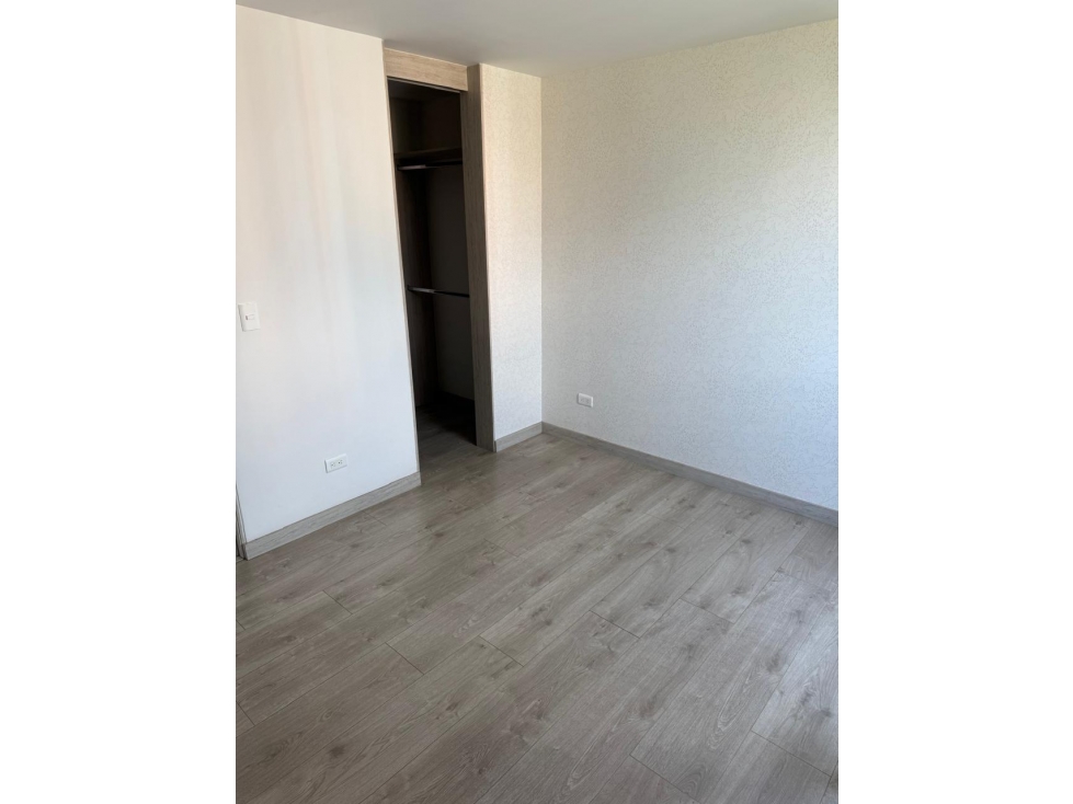 Apartamento en venta en Suramérica, La Estrella · foto 12 de 16