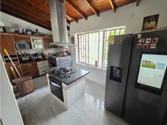 Apartamento de 3 alcobas en venta en Lorena, Medellín, 163 m² · foto 2 de 18