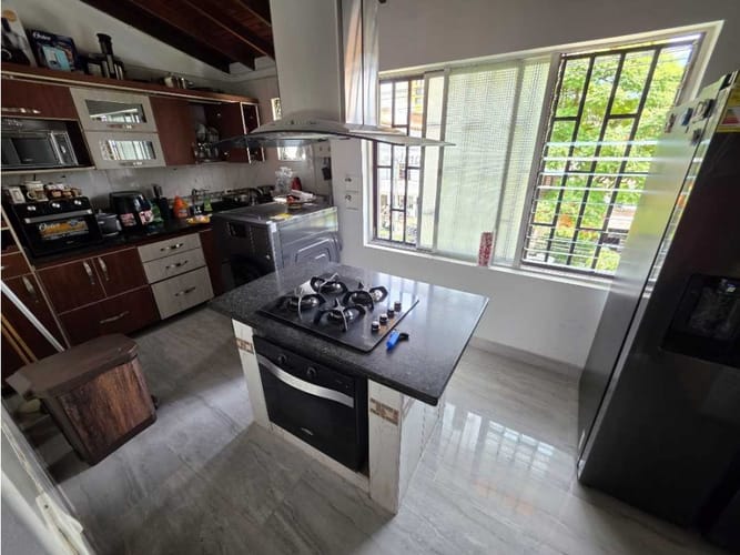 Apartamento de 3 alcobas en venta en Lorena, Medellín, 163 m² · foto 3 de 18