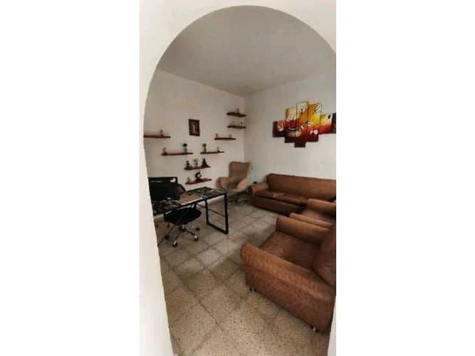 Casa de 6 alcobas en venta en Los Pinos, Medellín, 278 m² · foto 3 de 13