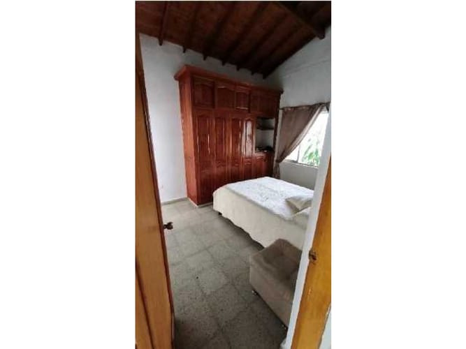 Casa de 6 alcobas en venta en Los Pinos, Medellín, 278 m² · foto 7 de 13